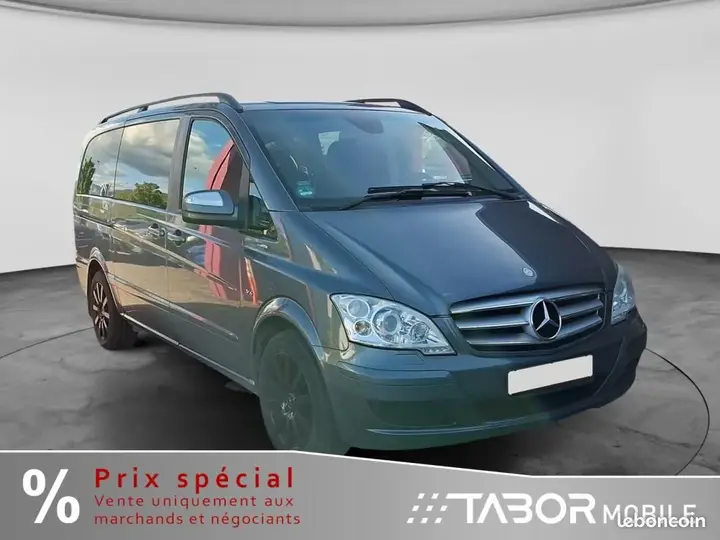 Mercedes-Benz Viano 2011 photo 2