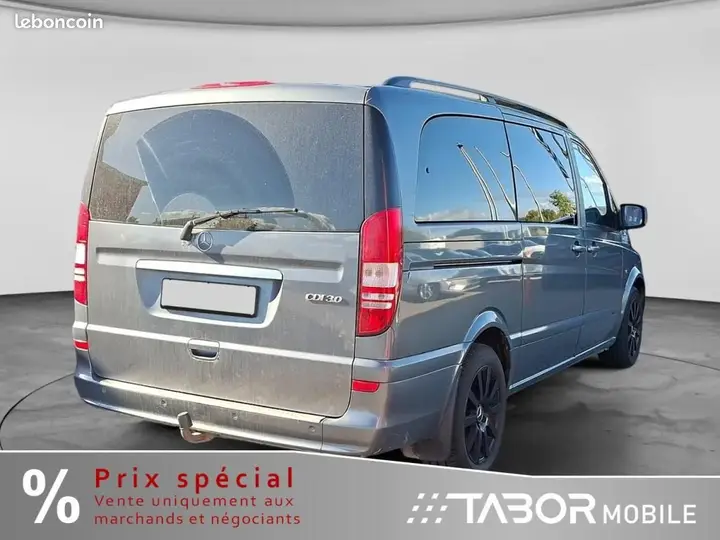 Mercedes-Benz Viano 2011 photo 3