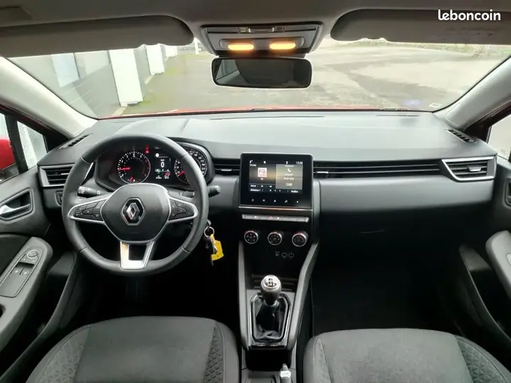 Renault Clio 2022 photo 3