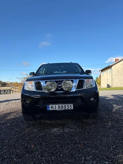 Nissan Pathfinder 2011 photo 3