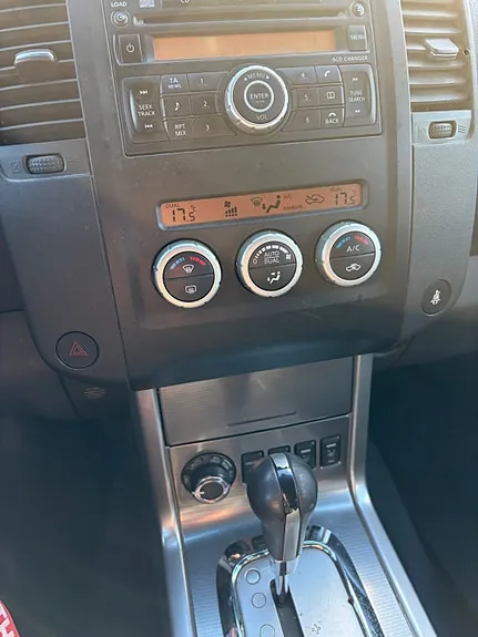 Nissan Pathfinder 2011 photo 5