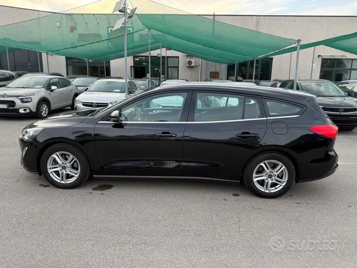 Ford Focus 2021 photo 2