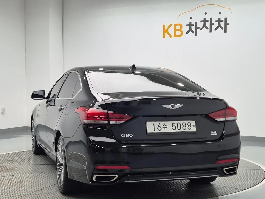 Genesis G80 2019 photo 2