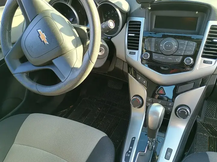 Chevrolet Cruze 2014 photo 2