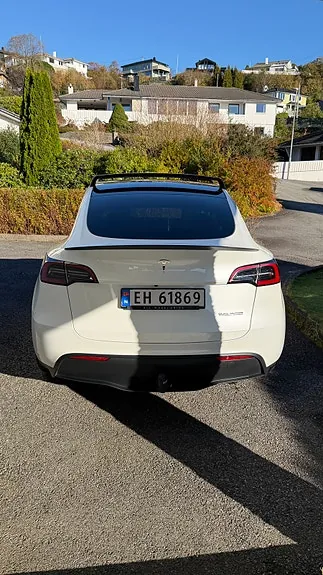 Tesla Model Y 2024 photo 4