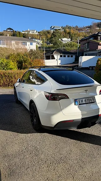 Tesla Model Y 2024 photo 3