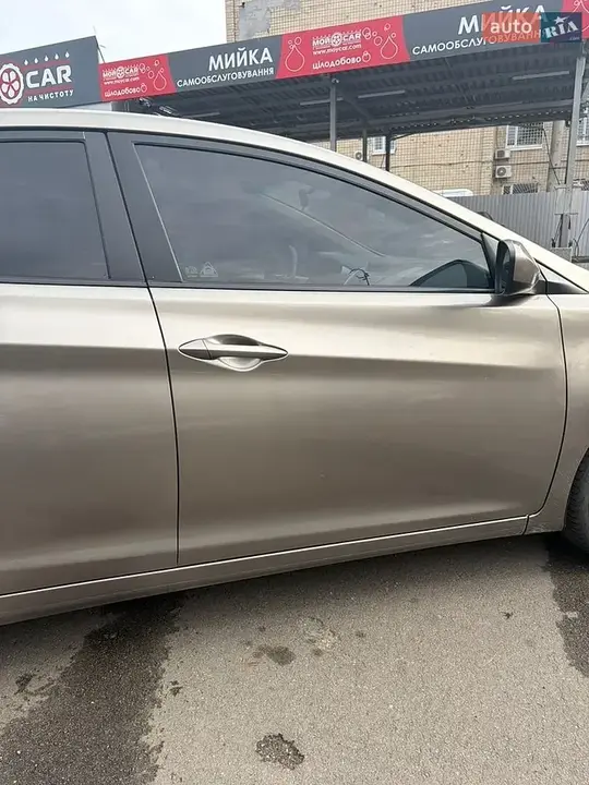 Hyundai Elantra 2013 photo 3