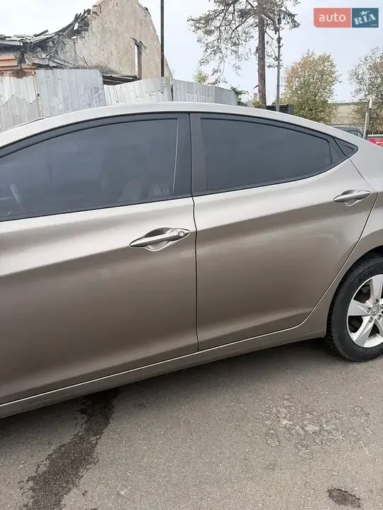 Hyundai Elantra 2013 photo 5