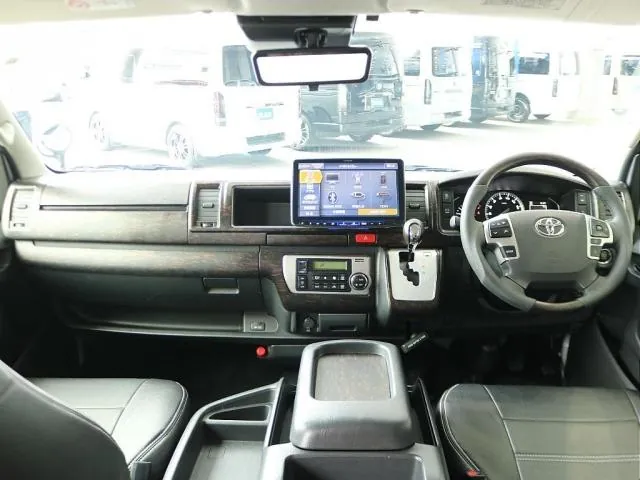 Toyota Hiace Wagon 2022 photo 4
