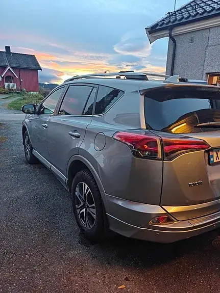 Toyota Rav4 2017 photo 2