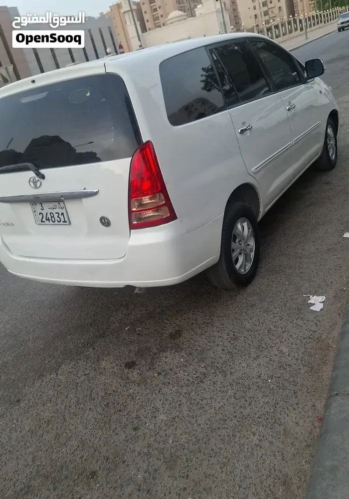 Toyota Innova 2006 photo 3