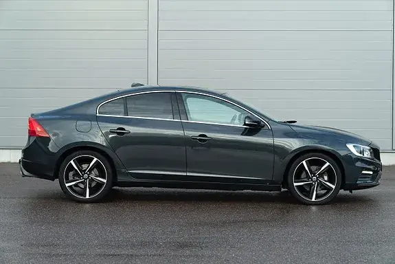 Volvo S60 2015 photo 2