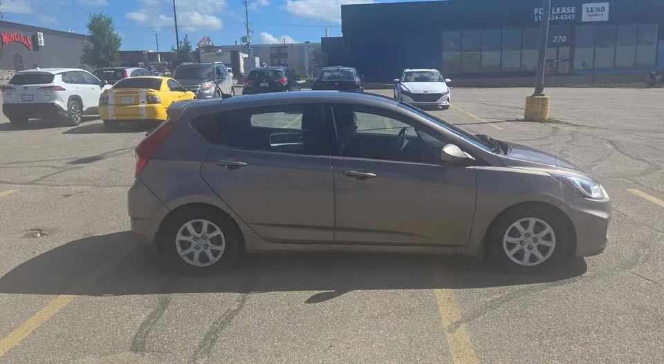 Hyundai Accent 2014 photo 2