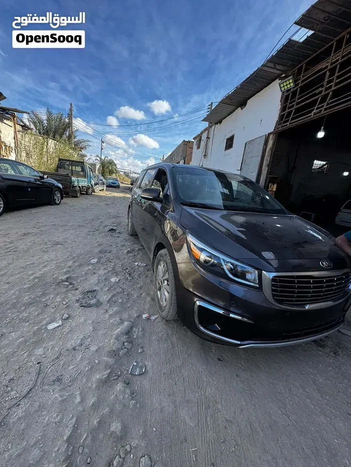 Kia Sedona 2016 photo 2