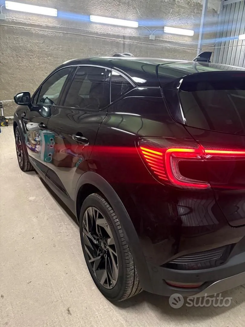 Renault Captur 2024 photo 2