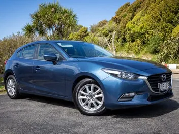 Mazda 3 2018 photo 2