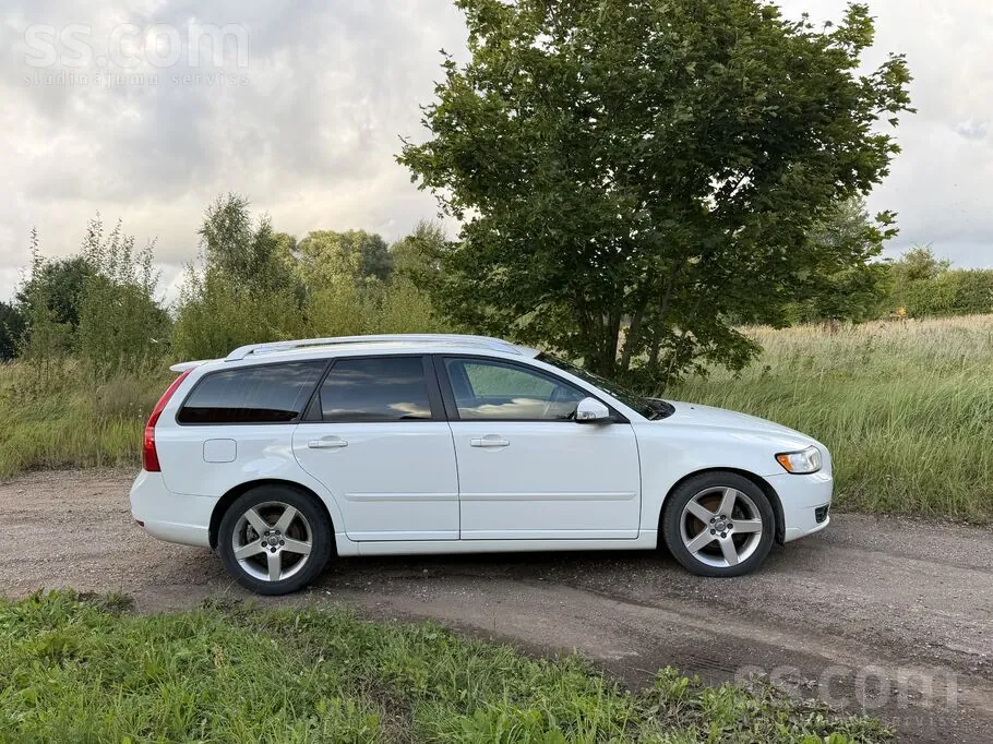 Volvo V50 2011 photo 5