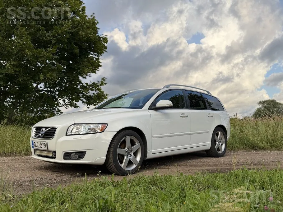 Volvo V50