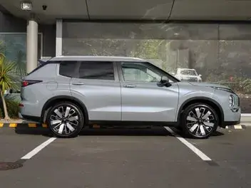 Mitsubishi Outlander 2025 photo 4