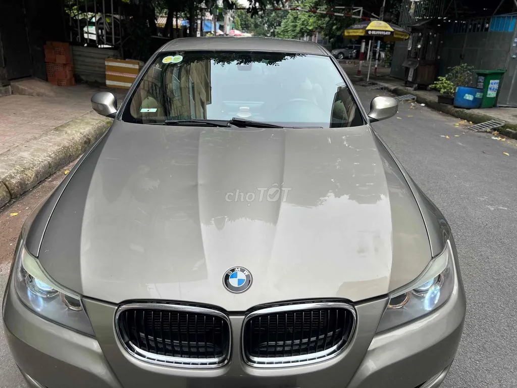 BMW 3 Series 2010 photo 3