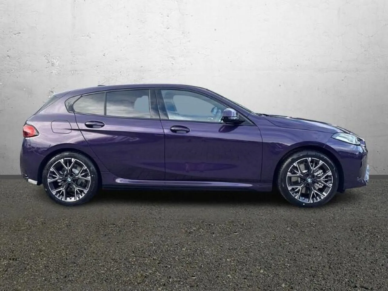 BMW 1 Series 2024 photo 3