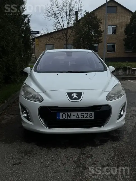 Peugeot 308 2013 photo 2