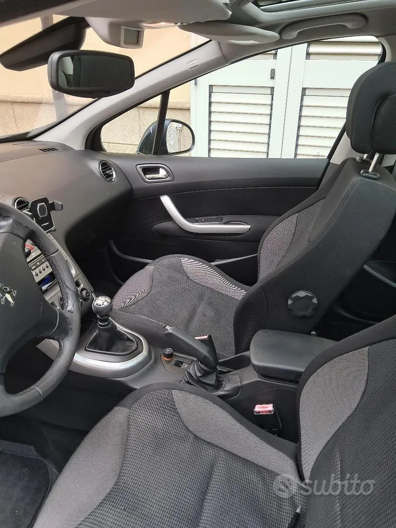 Peugeot 308 2008 photo 5