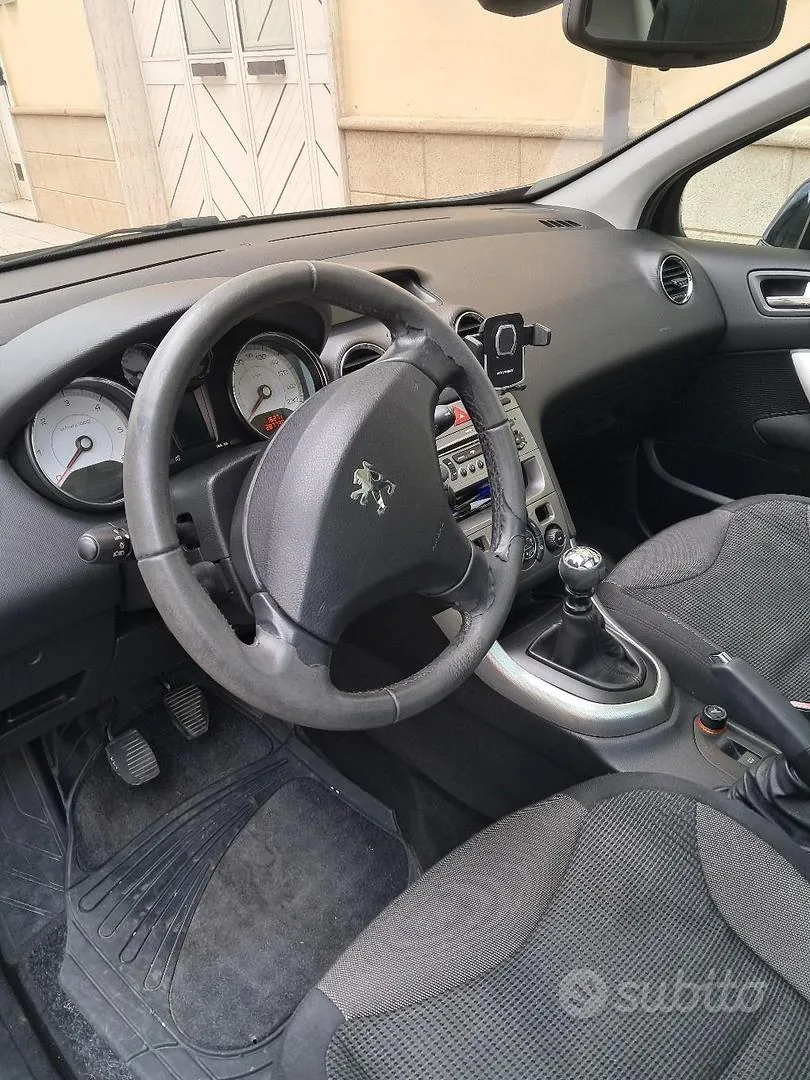 Peugeot 308 2008 photo 4