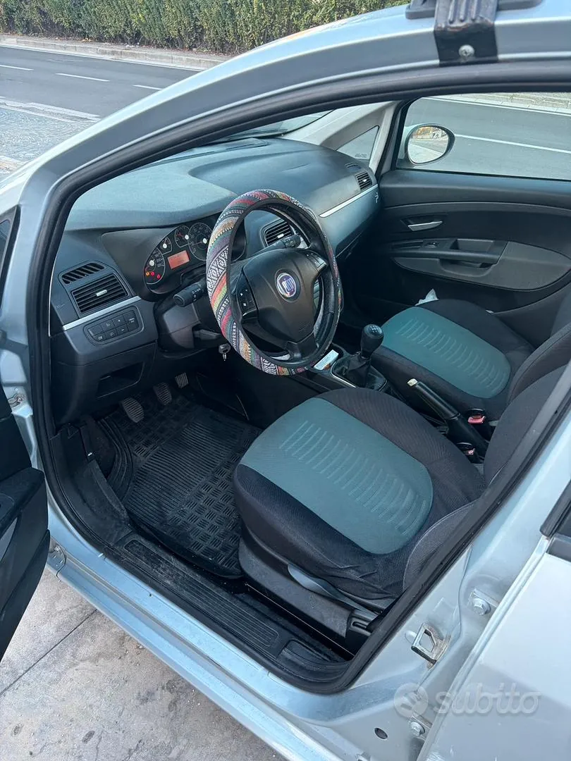 Fiat Grande Punto 2010 photo 4