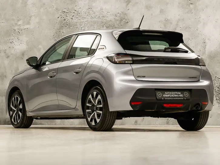 Peugeot 208 2025 photo 3