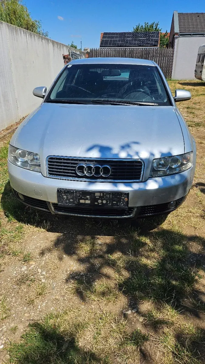 Audi A4 2001 photo 2
