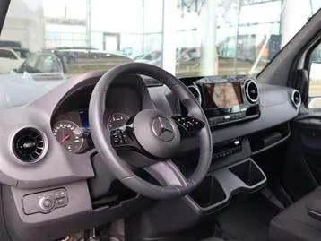 Mercedes-Benz Sprinter 2024 photo 3