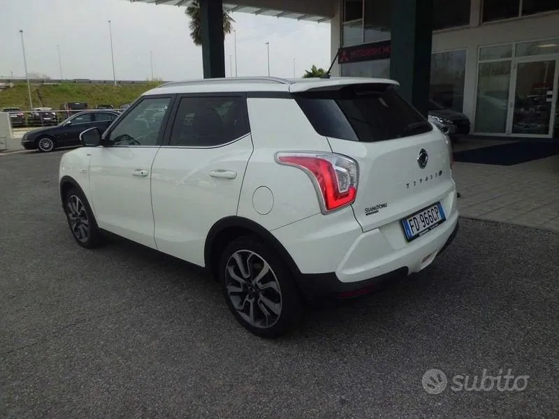 KG Mobility Tivoli 2016 photo 2
