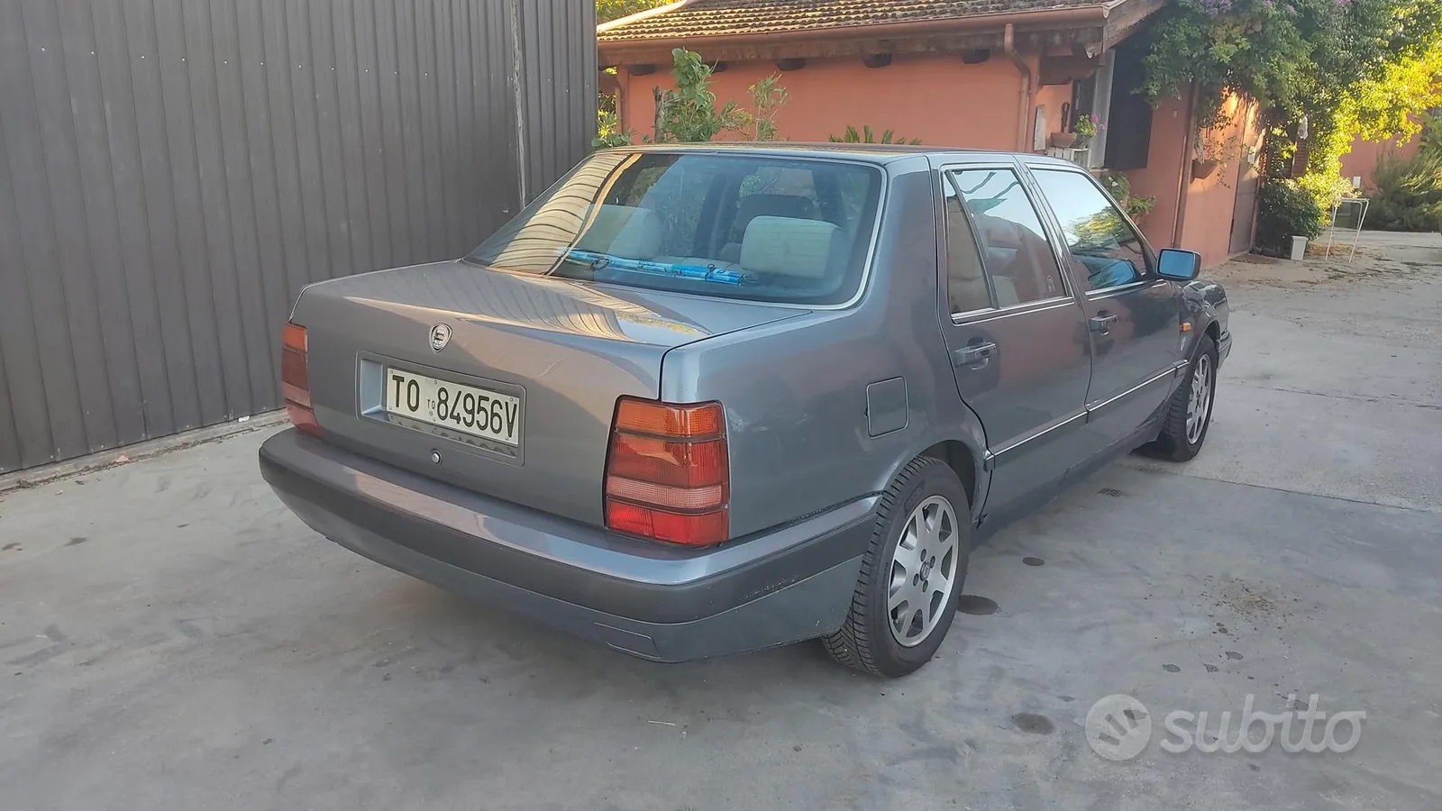 Lancia Thema 1993 photo 2