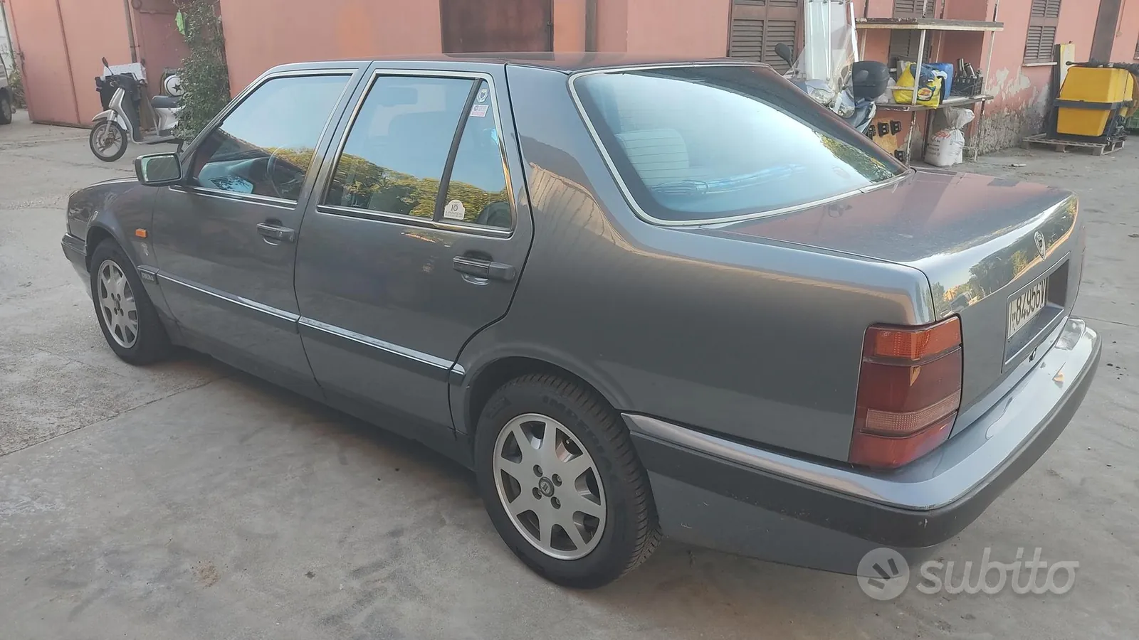 Lancia Thema 1993 photo 3