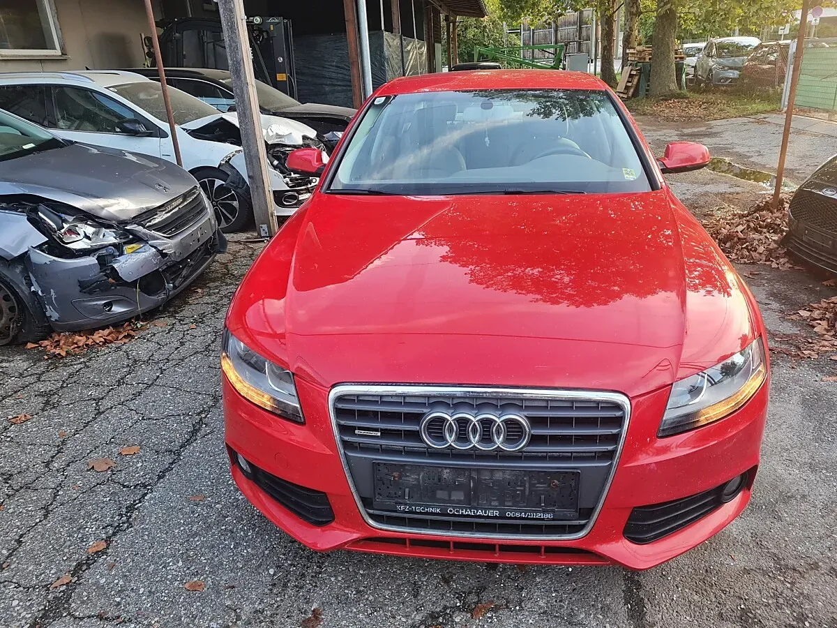 Audi A4 2011 photo 2