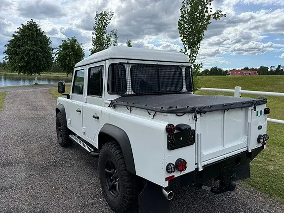 Land Rover Defender 110 2012 photo 4