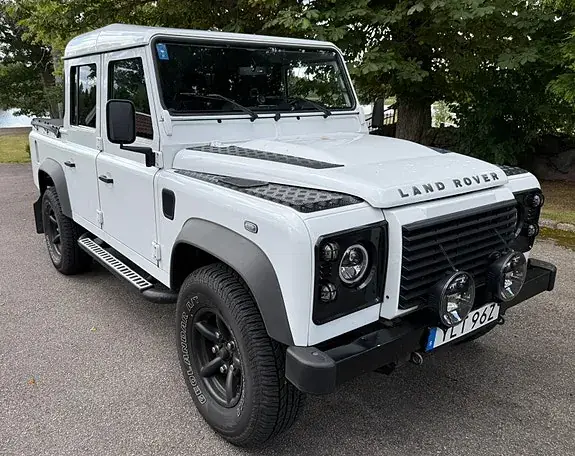 Land Rover Defender 110