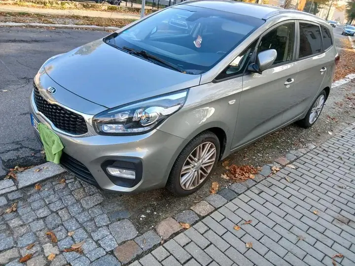 Kia Carens