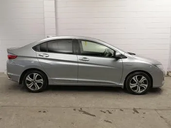 Honda Grace 2015 photo 4