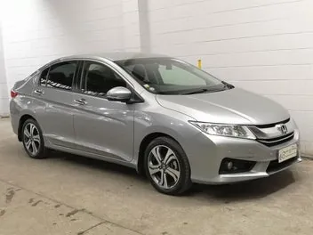 Honda Grace 2015 photo 2
