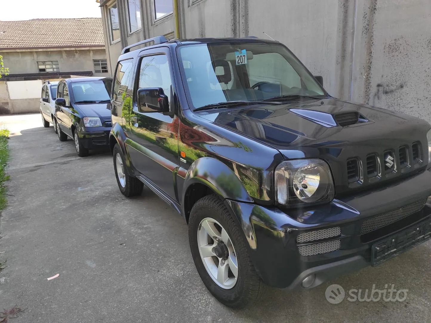 Suzuki Jimny 2011 photo 2