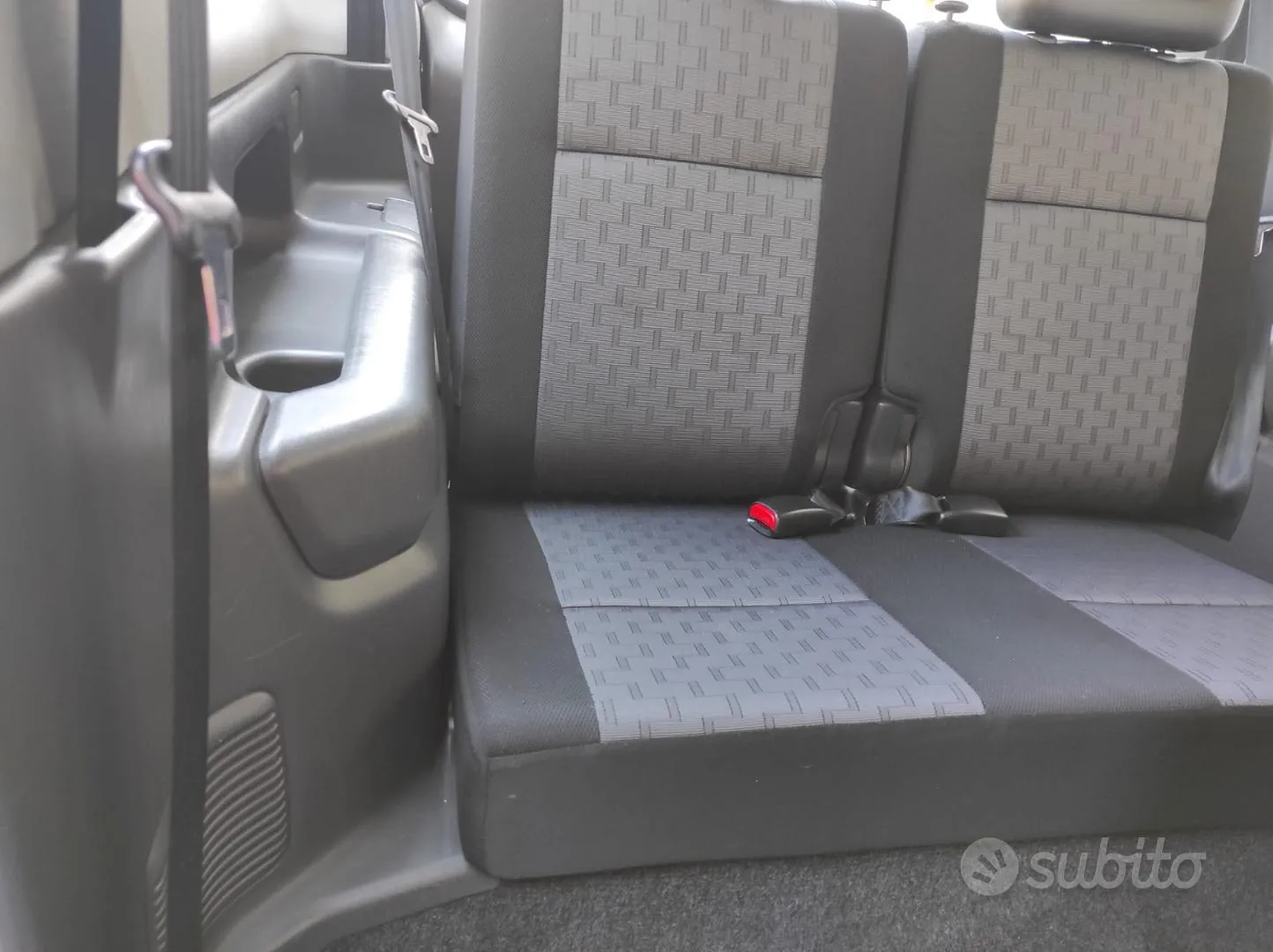Suzuki Jimny 2011 photo 5