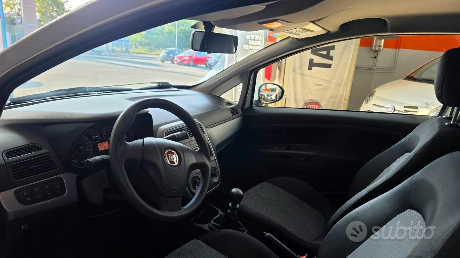 Fiat Grande Punto 2010 photo 5