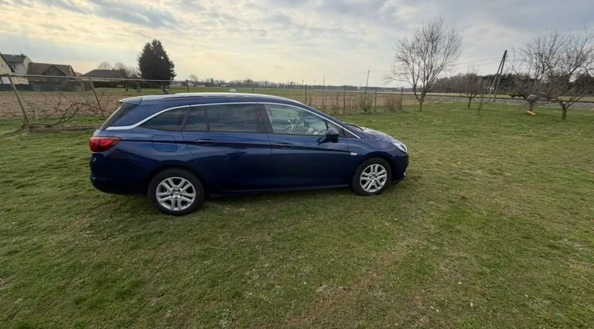 Opel Astra 2021 photo 3