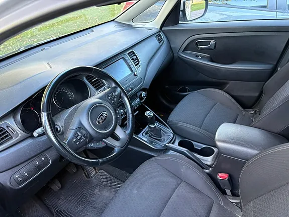 Kia Carens 2018 photo 2