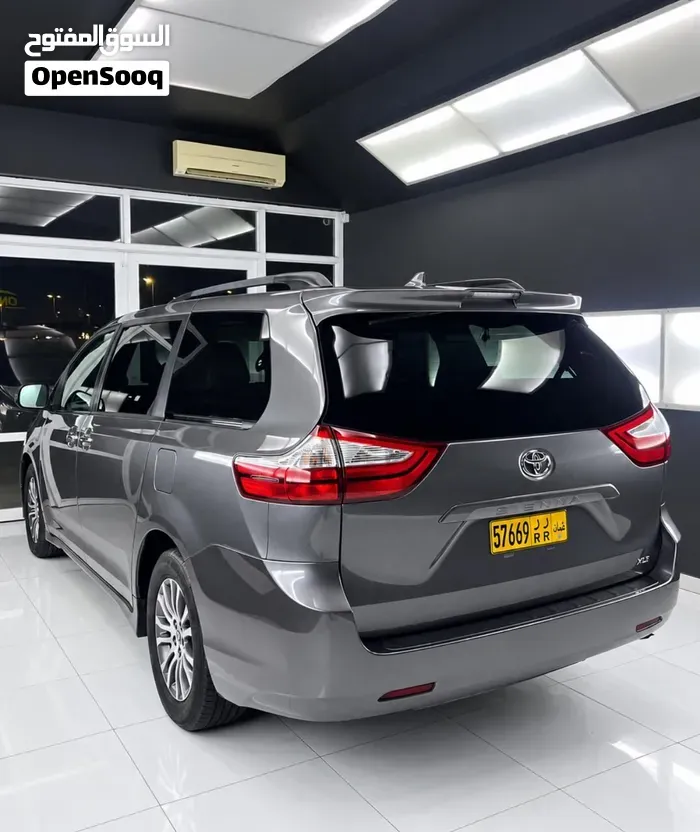 Toyota Sienna 2018 photo 3