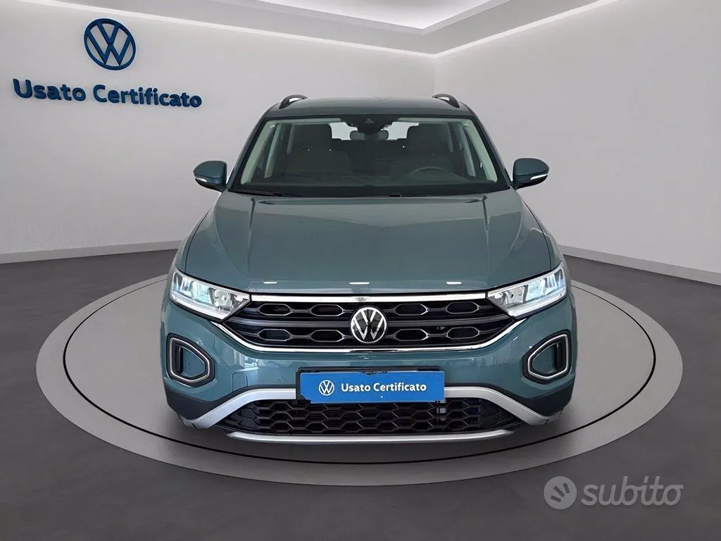 Volkswagen T-Roc 2023 photo 2
