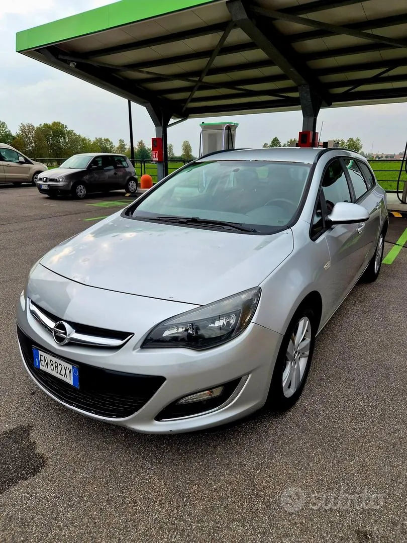 Opel Astra 2013 photo 5