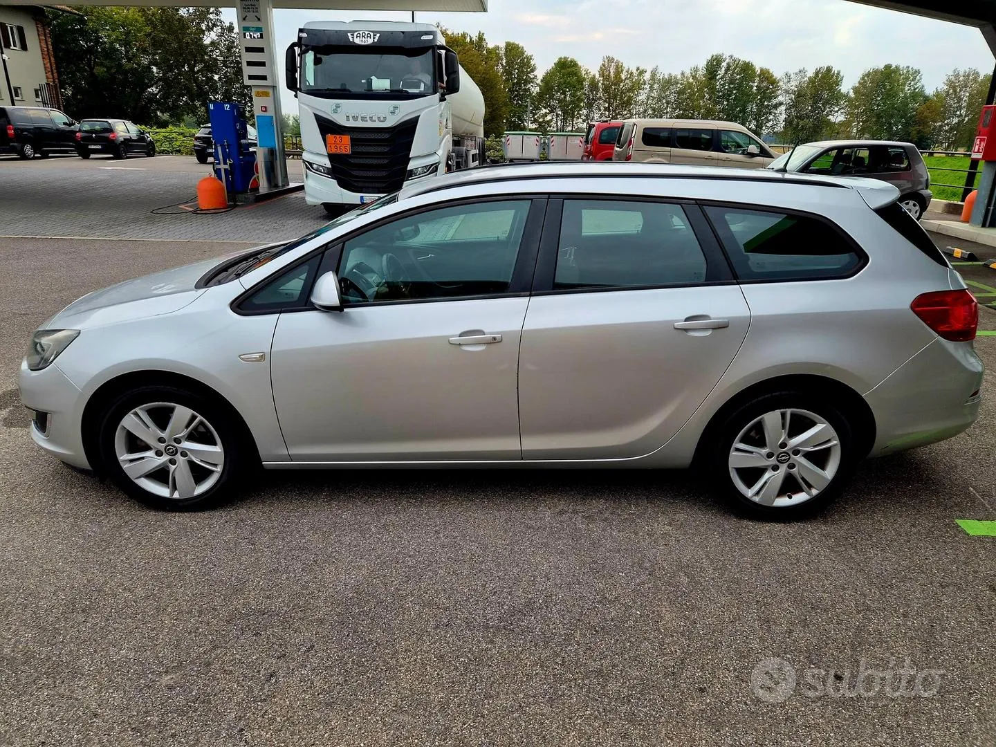 Opel Astra 2013 photo 4